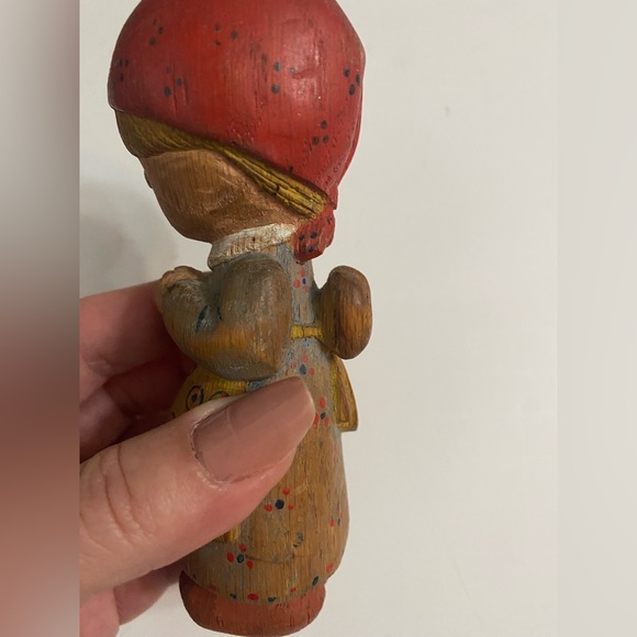 Vintage "Primitive" Look Praying Angel Wood carved Folk Art Holiday decor - Picture 11 of 14